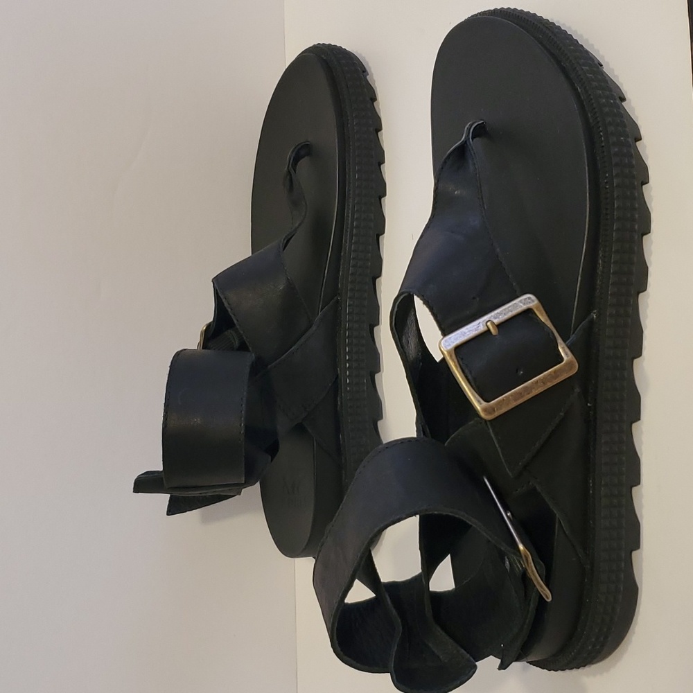 NWOT Sorel Roaming Black Leather T-Strap Sandals Size 8.5 - Picture 4 of 10